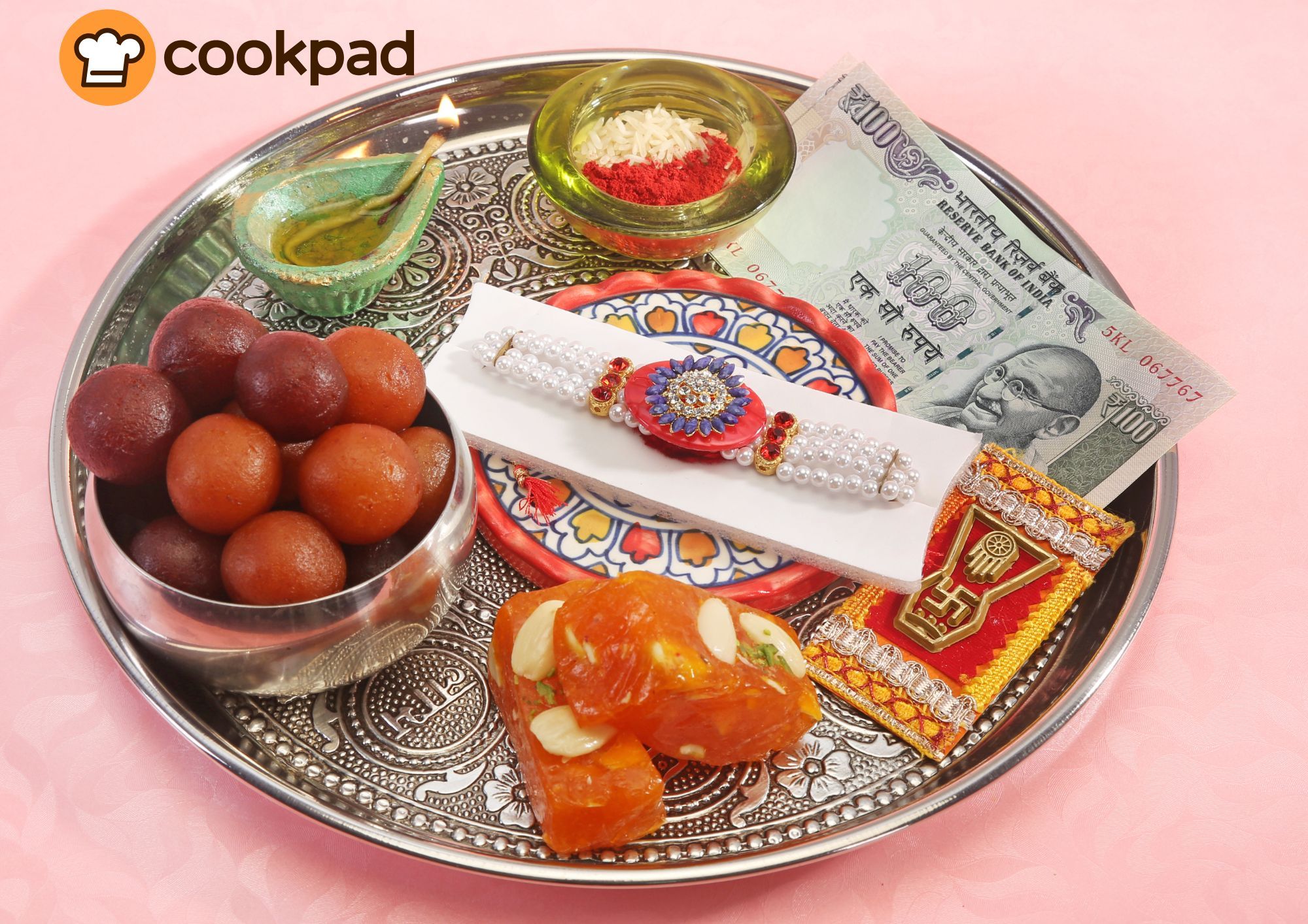 राखी की थाली में क्या परोसें?