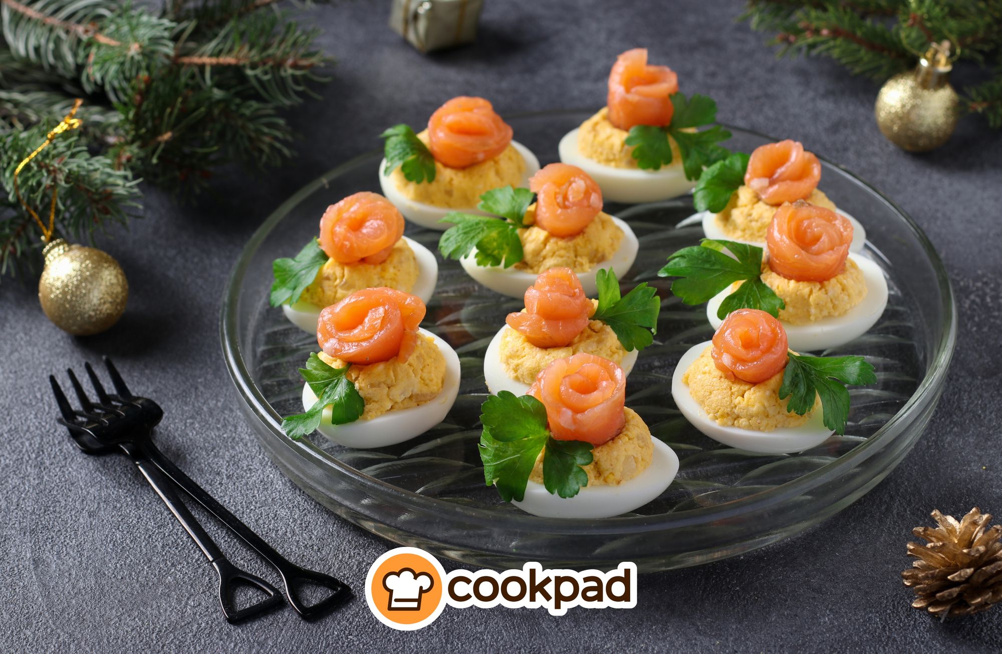 Як накрити святковий стіл на Новий рік за годину: швидкі ідеї без стресу