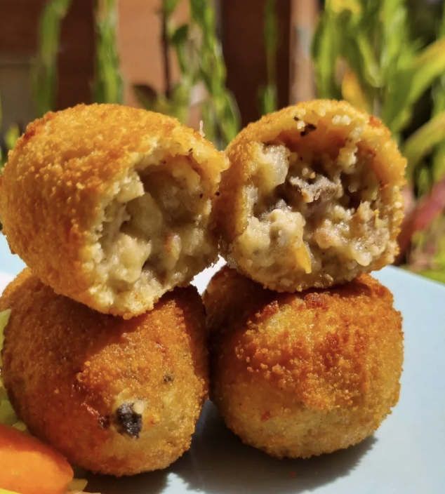 Croquettes: Crispy, Creamy, and Irresistible! 🥔🍤